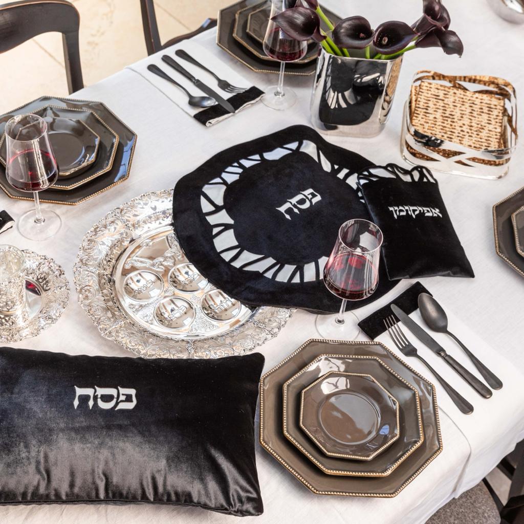 Velvet Flower Seder Set